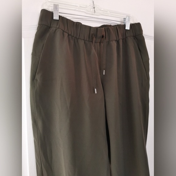 Lululemon On the Fly JoggerDark Olive size 8 - Picture 8 of 15